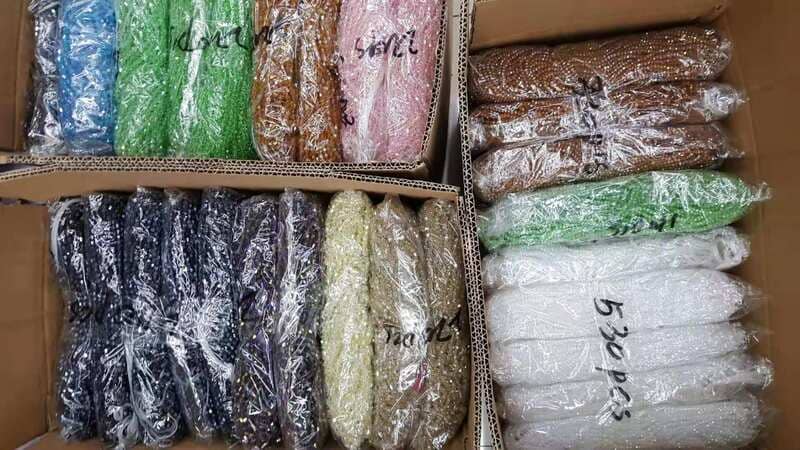 Bulk packed crystal rondelle glass beads